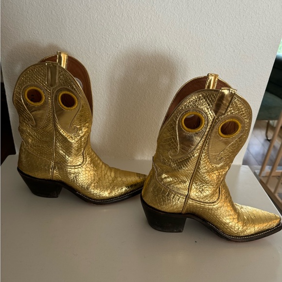 Molly Metallic Gold Python - Picture 11 of 15